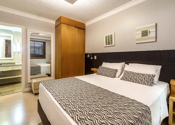 Hotel Manhattan By Mercure - 5 Minutos Do Hospital Moinhos De Vento Porto Alegre