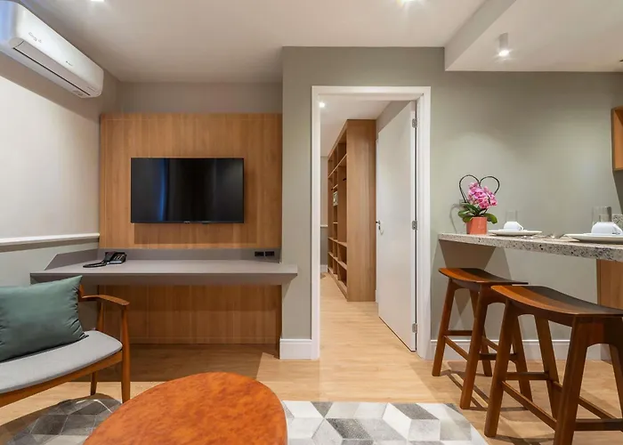 Manhattan By Mercure - 5 Minutos Do Hospital Moinhos De Vento 4*