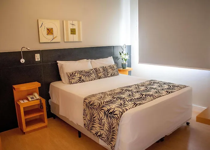 Manhattan By Mercure - 5 Minutos Do Hospital Moinhos De Vento 4*
